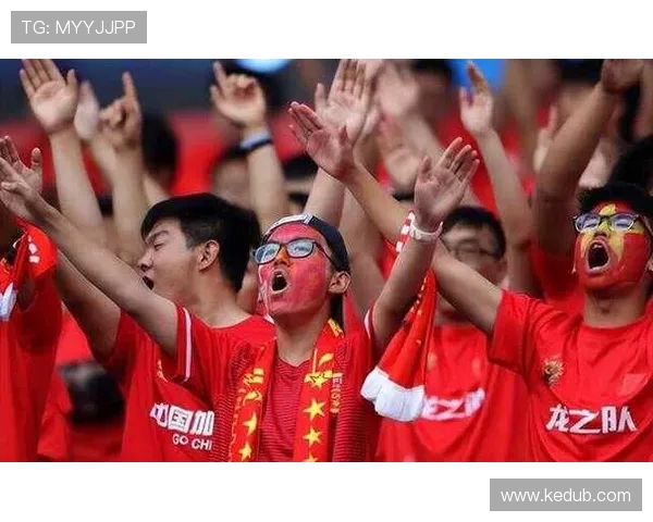 国足逆转取胜震惊亚洲球迷热议球队战术升级与精神蜕变 国足逆转取胜震惊亚洲球迷热议球队战术升级与精神蜕变