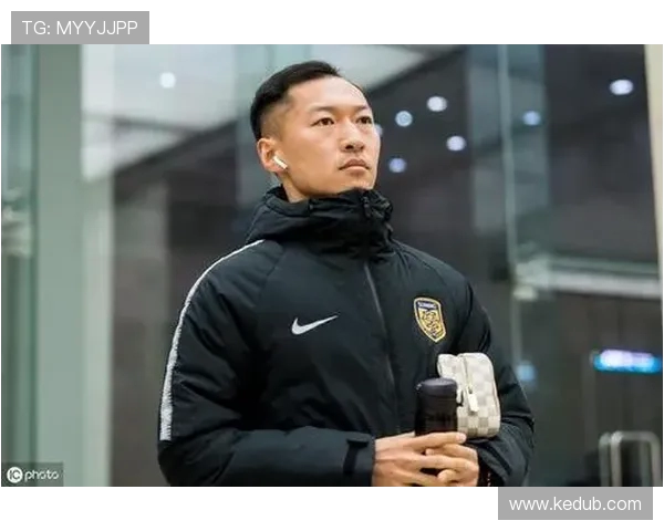 吴曦率队展现中场核心风采带领球队在赛场攻防两端全面提升 吴曦率队展现中场核心风采带领球队在赛场攻防两端全面提升