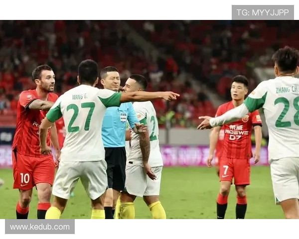 上海海港主场鏖战劲旅巅峰对决激情上演引爆全国球迷热情 上海海港主场鏖战劲旅巅峰对决激情上演引爆全国球迷热情