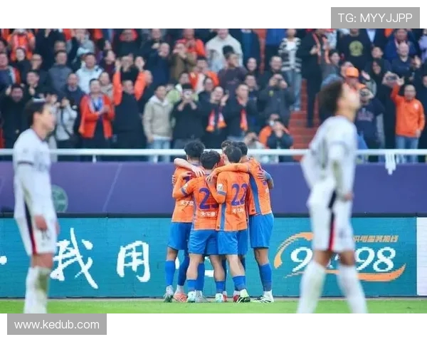 精彩对决激烈展开 全场比分瞬息万变 赛场风云变幻尽在其中