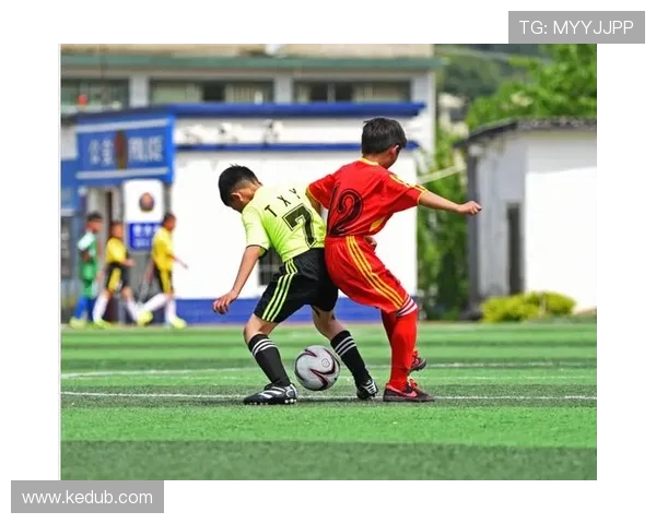 从绿茵场到人生赛场足球运动员成长励志故事解析全景展现之路篇章
