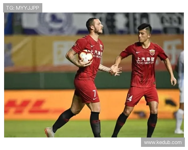 上港与鲁能激战正酣比赛结果揭晓引发球迷热议