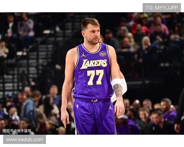 东契奇狂砍73分刷新现役最高分纪录独行侠力克太阳终结对手11连胜