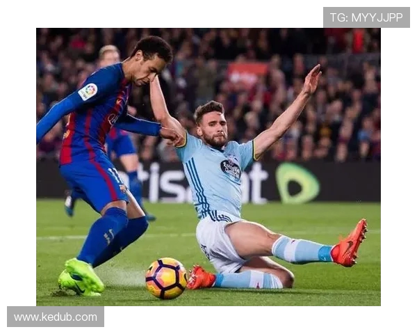 巴伦西亚主场迎战埃瓦尔争夺西甲积分榜关键战役 巴伦西亚主场迎战埃瓦尔争夺西甲积分榜关键战役